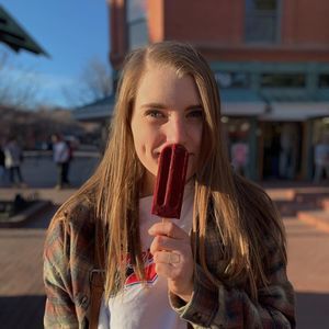 Meet your Posher, Maya